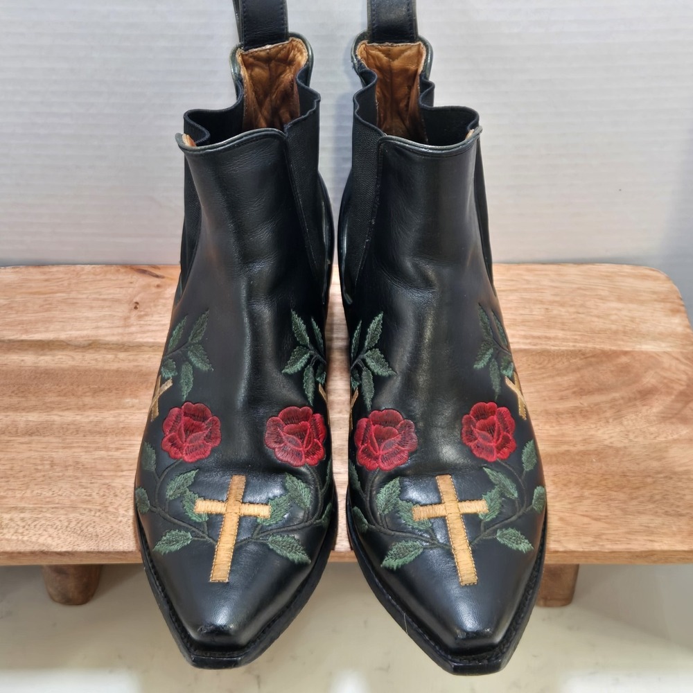 Limited Edition Manuel Western‎ Boots 7.5 Black Embroidered Roses Cross Womens